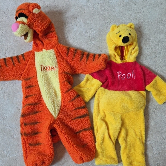 Disney Tigger and Pooh Baby Costumes - Size 12 Months - Picture 1 of 1
